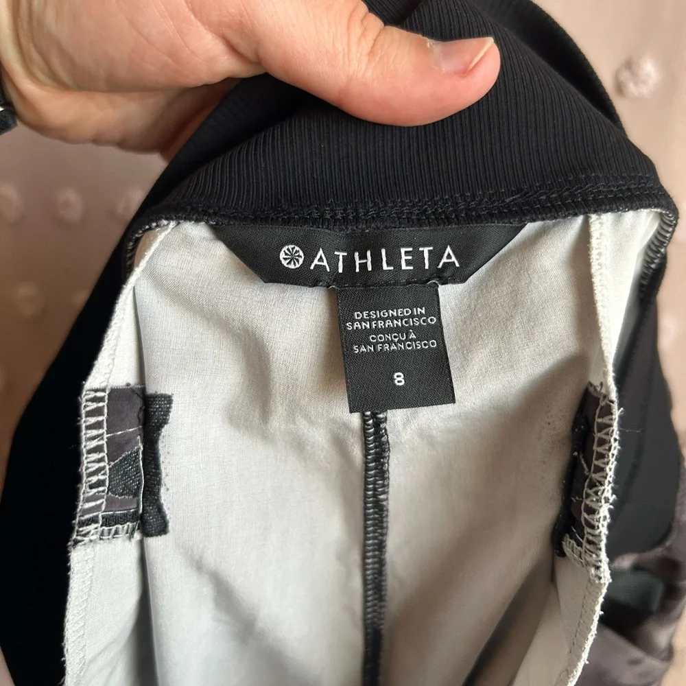 Athleta Brooklyn High Rise Printed Short Sz 8‎ Black Gray Floral